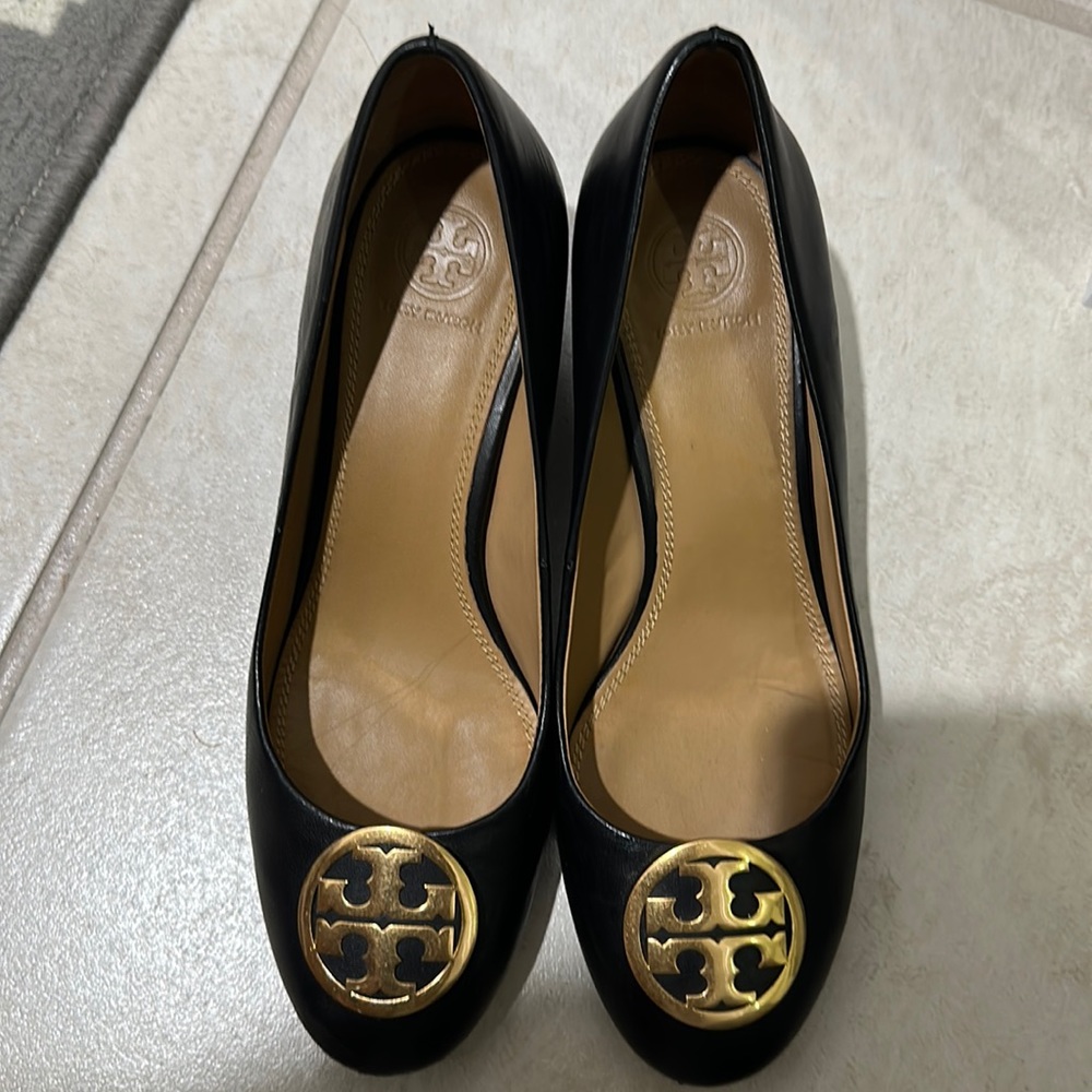 Tory Burch black pumps